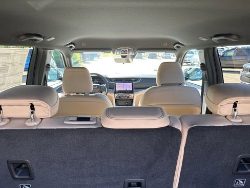 New 2025 Jeep Grand Cherokee Limited image 36