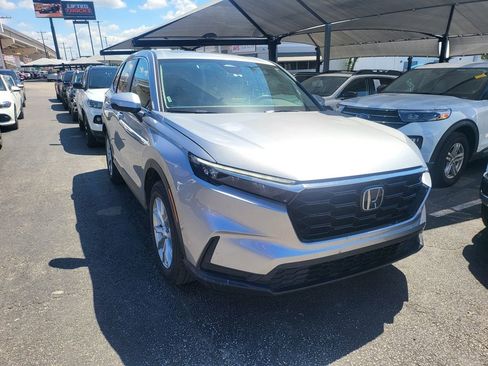 Used 2025 Honda CR-V EX image 3