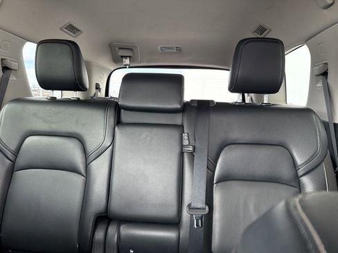 Used 2022 Nissan Pathfinder SL image 11