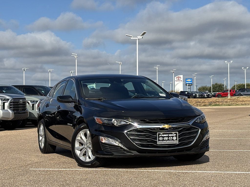 Used 2025 Chevrolet Malibu LT FWD image 1