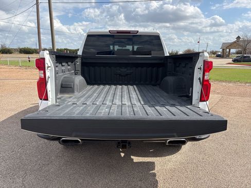 Used 2021 Chevrolet Silverado 1500 LT Trail Boss w/ Convenience Package II AWD/4WD image 30