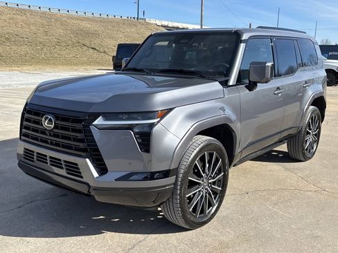 Used 2025 Lexus GX 550 image 12