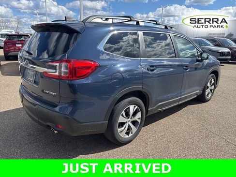 Used 2023 Subaru Ascent Premium w/ Convenience Package image 3