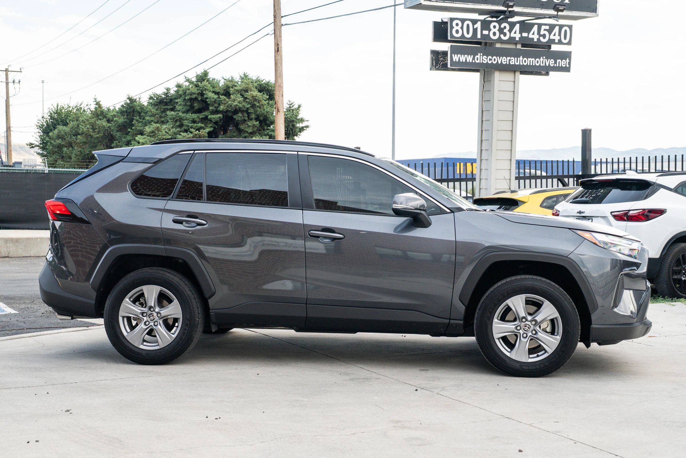 Used 2025 Toyota RAV4 XLE w/ Convenience Package AWD/4WD image 9