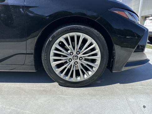 Used 2022 Toyota Avalon Limited w/ Advanced Safety Package FWD image 13