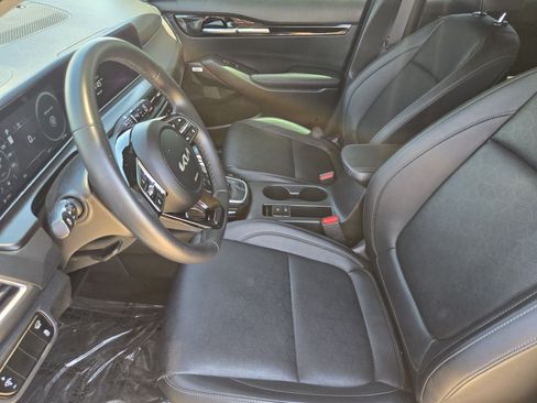 Used 2024 Kia Seltos SX w/ SX Sunroof Package AWD/4WD image 8