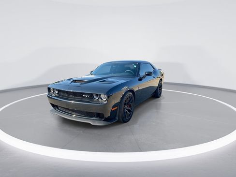 Used 2015 Dodge Challenger SRT Hellcat image 4