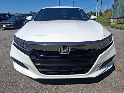 Used 2018 Honda Accord Sport image 2
