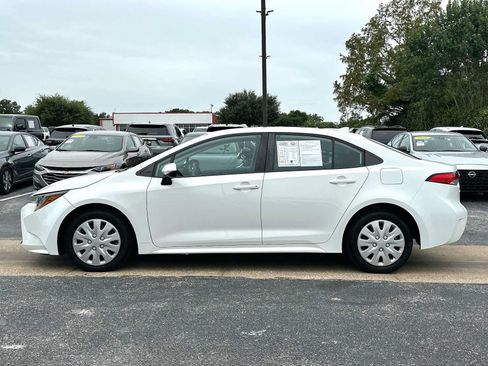 Used 2022 Toyota Corolla LE FWD image 12