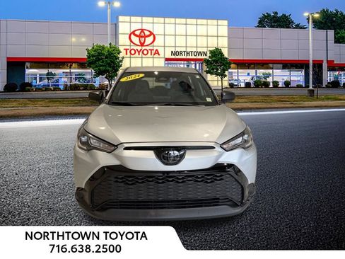 Used 2024 Toyota Corolla Cross AWD Hybrid image 3
