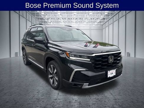 Used 2023 Honda Pilot Touring image 5