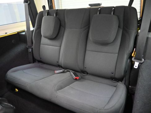 Used 2023 Jeep Wrangler Sport S image 17