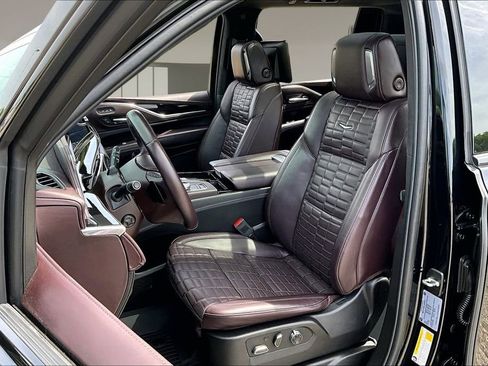 Used 2024 Cadillac Escalade ESV Premium Luxury Platinum AWD/4WD image 27