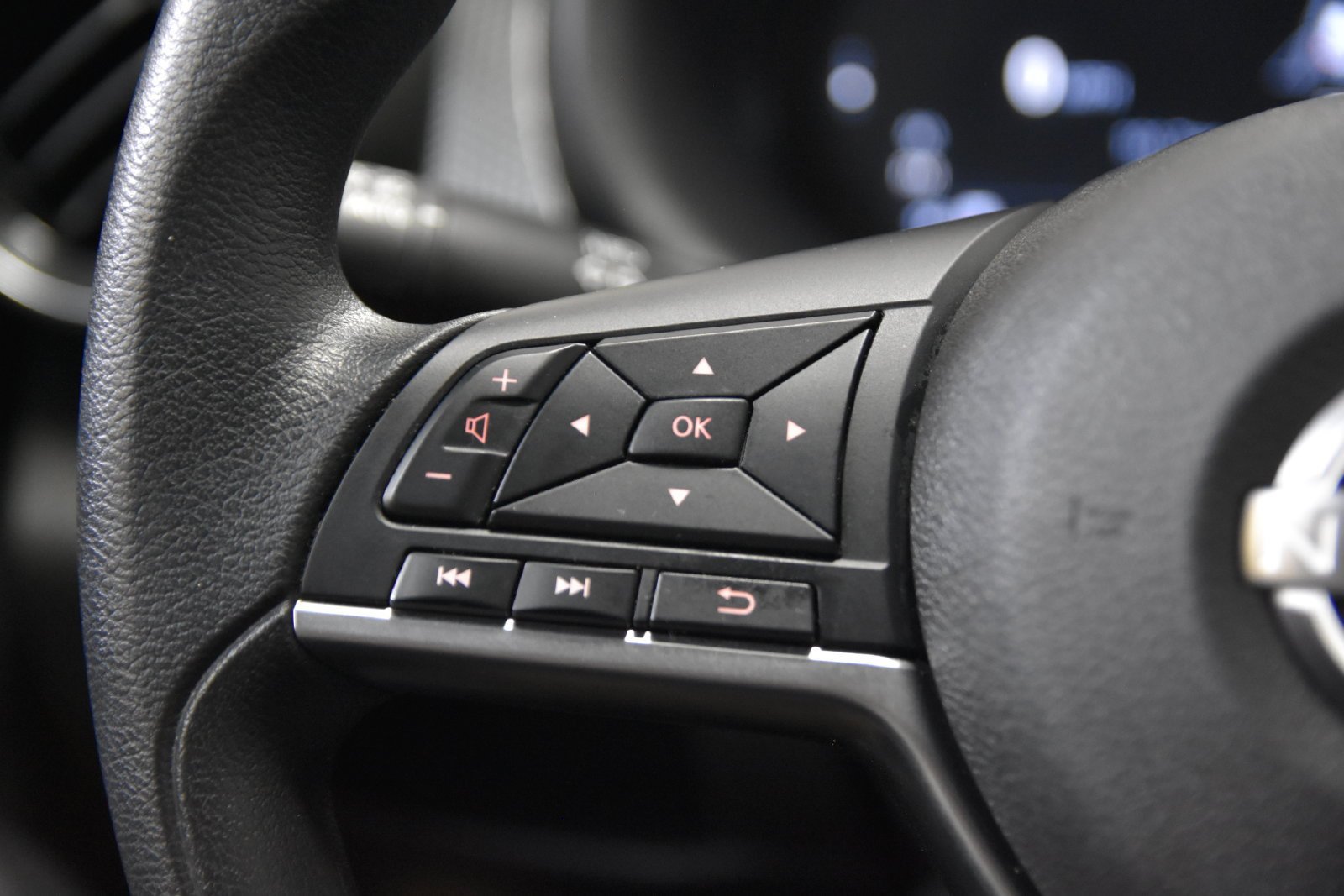 Used 2023 Nissan Kicks SV FWD image 15