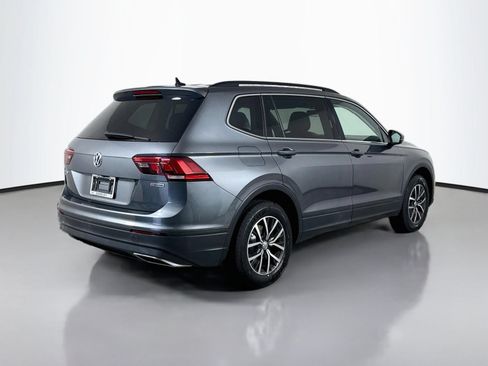 Used 2019 Volkswagen Tiguan SE w/ Panoramic Sunroof Package AWD/4WD image 9
