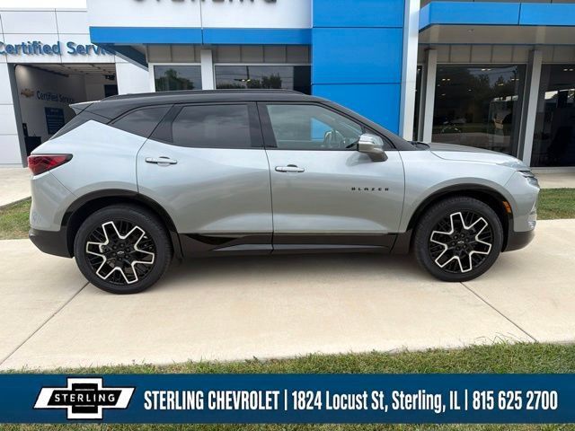 Used 2023 Chevrolet Blazer RS w/ Driver Confidence II Package AWD/4WD image 6