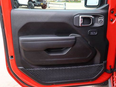 Used 2025 Jeep Wrangler Unlimited Sport AWD/4WD image 16