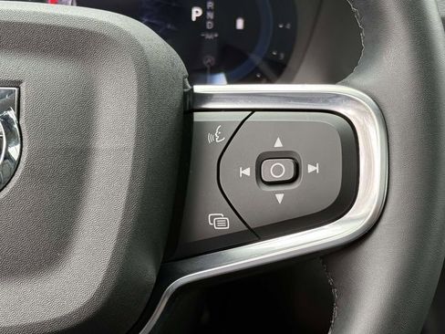 Used 2023 Volvo XC40 B5 Ultimate w/ Protection Package Premier image 30