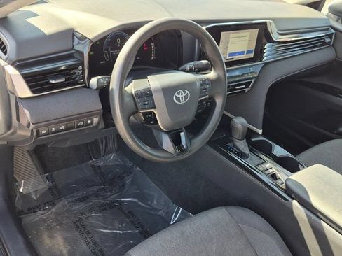 Used 2025 Toyota Camry LE FWD image 17