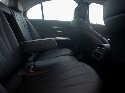 Certified 2025 Mercedes-Benz E 350 4MATIC Sedan image 24