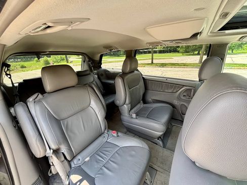Used 2005 Toyota Sienna XLE Limited AWD/4WD image 15
