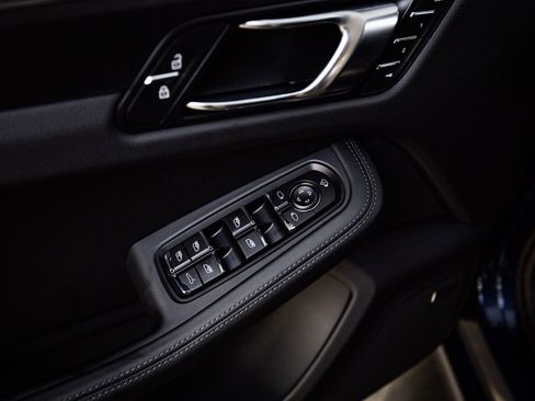 New 2026 Porsche Macan GTS image 21