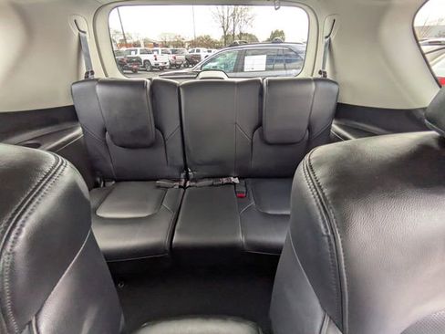 Used 2024 Nissan Armada SL w/ Captain's Chairs Package image 16