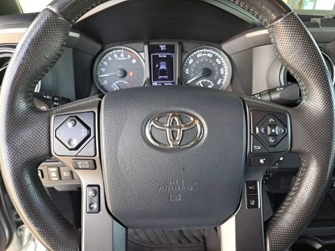 Used 2019 Toyota Tacoma TRD Off-Road image 30