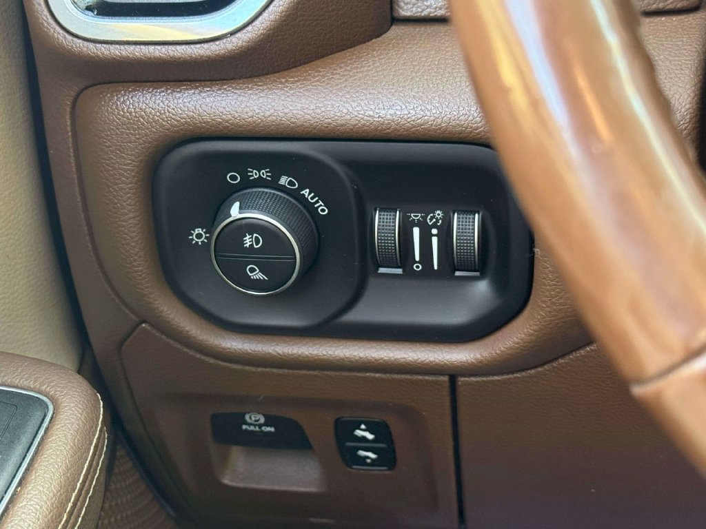 Used 2019 RAM 1500 Laramie AWD/4WD image 20
