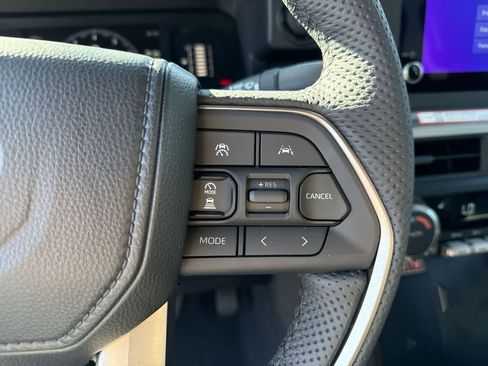 Used 2025 Toyota Tacoma SR5 image 29