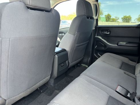 Certified 2025 Nissan Frontier SV AWD/4WD image 18