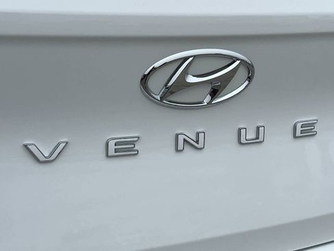 New 2026 Hyundai Venue SE image 25
