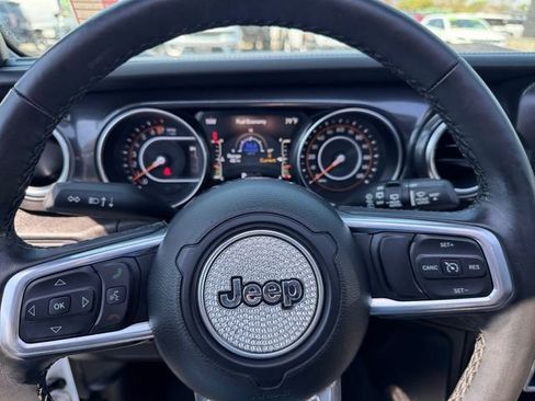 Certified 2022 Jeep Wrangler Unlimited Sahara AWD/4WD image 26