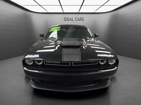 Used 2019 Dodge Challenger R/T RWD image 2