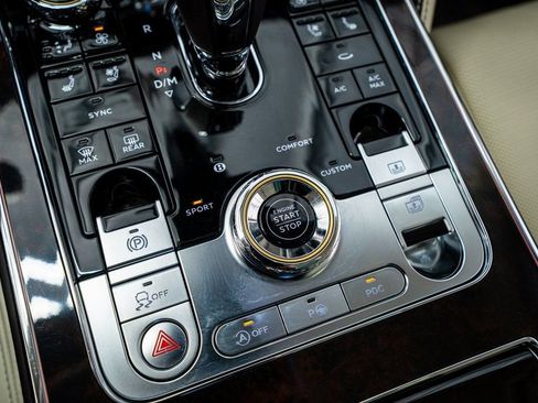 Used 2020 Bentley Flying Spur W12 image 51