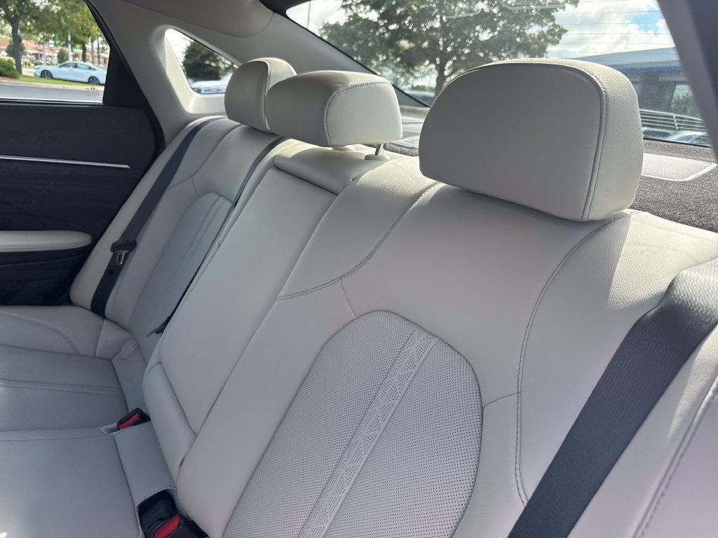 Certified 2025 Hyundai Sonata Limited FWD image 19