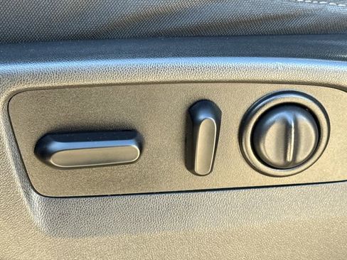 Used 2022 Chevrolet Silverado 2500 LT w/ Convenience Package image 21