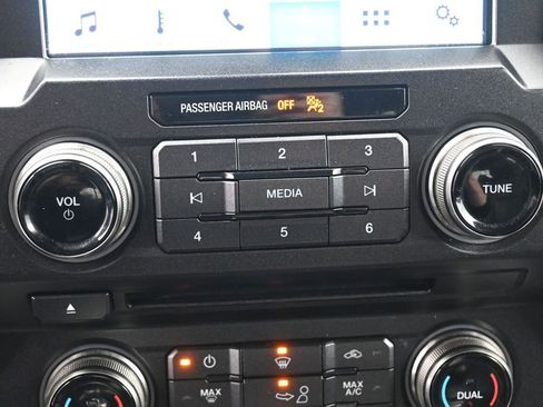 Used 2018 Ford F150 Raptor w/ Equipment Group 802A Luxury image 28