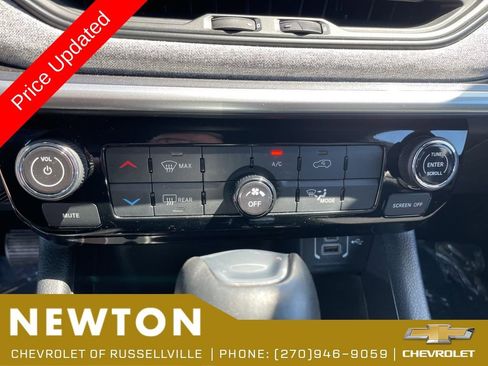 Used 2025 Jeep Compass Latitude AWD/4WD image 18