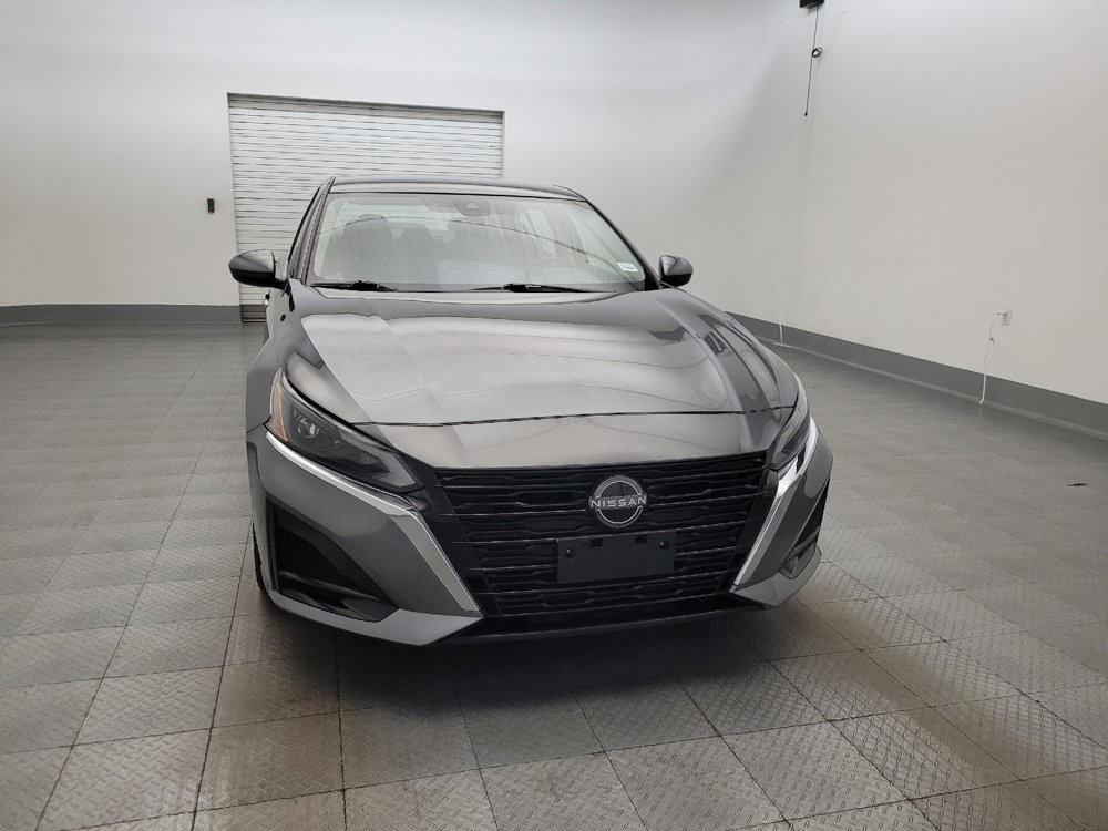 Used 2023 Nissan Altima 2.5 SV FWD image 14