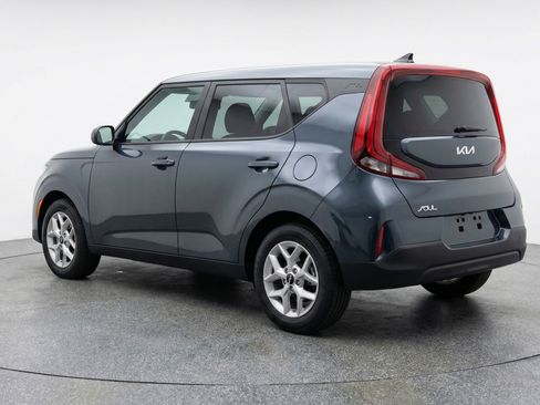 Used 2025 Kia Soul LX w/ LX Technology Package image 6