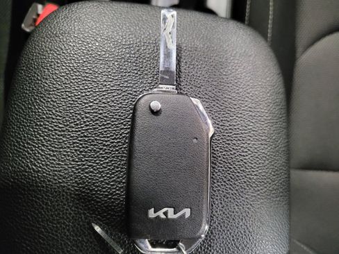 Used 2023 Kia Forte LXS w/ LXS Technology Package FWD image 32