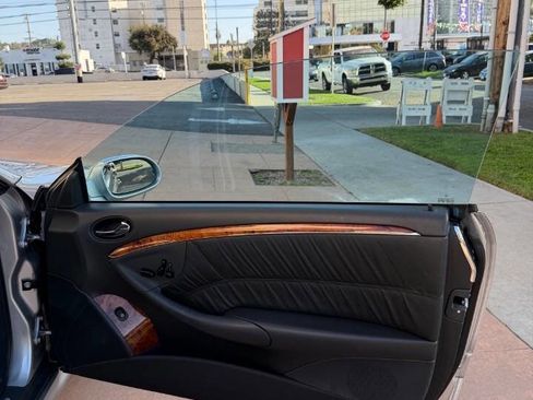 Used 2005 Mercedes-Benz CLK 500 Cabriolet w/ Lighting Pkg image 30