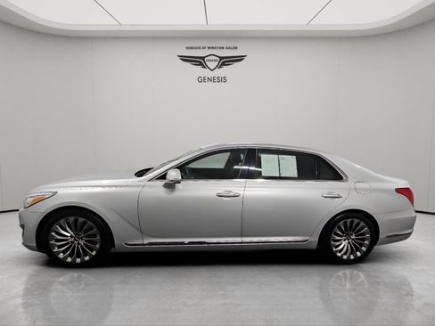 Used 2019 Genesis G90 3.3T Premium RWD image 2