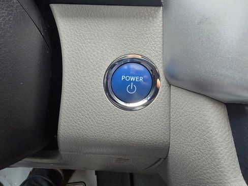 Used 2019 Toyota Highlander XLE image 26