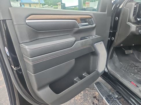 Used 2024 Chevrolet Silverado 2500 High Country AWD/4WD image 9