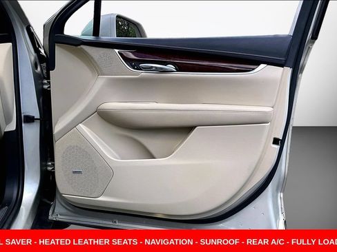 Used 2017 Cadillac XT5 Premium Luxury FWD image 27