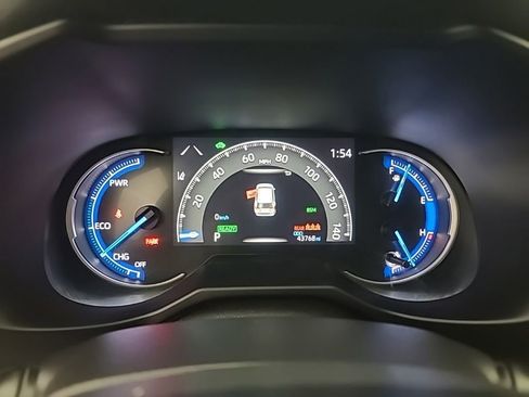 Used 2024 Toyota RAV4 LE AWD/4WD image 30