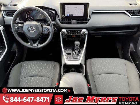 Used 2025 Toyota RAV4 XLE image 13