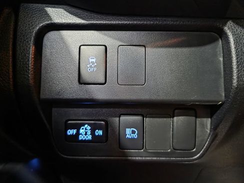 Used 2023 Toyota Tacoma SR AWD/4WD image 18